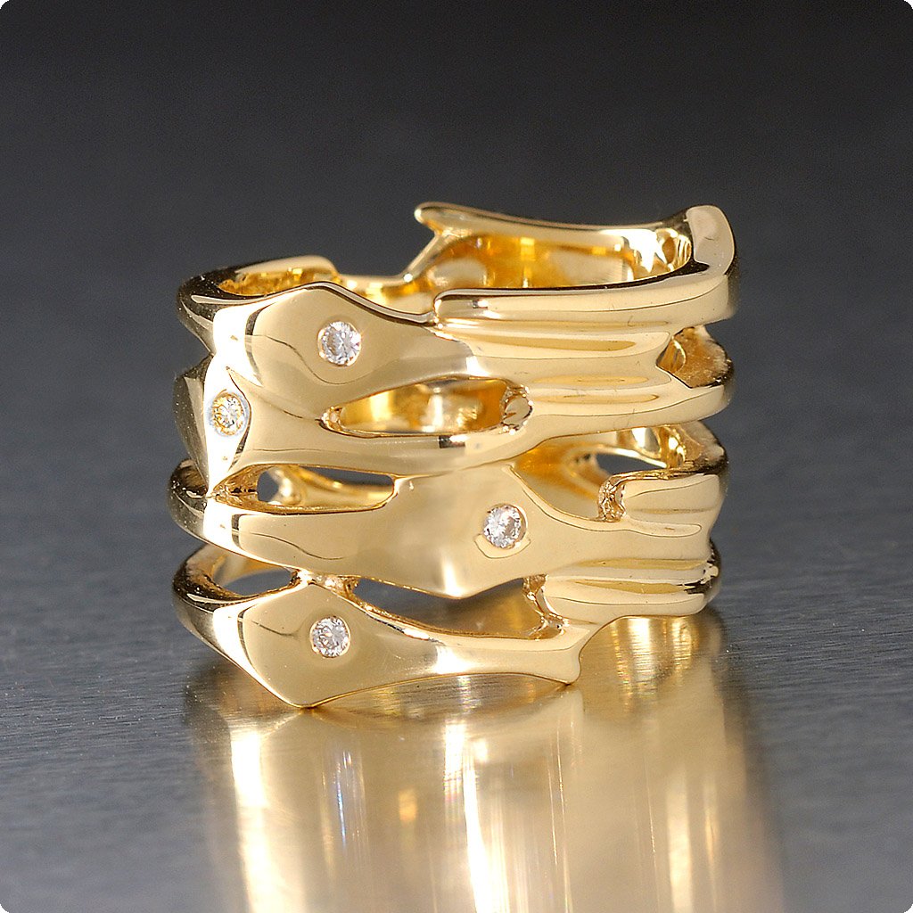 FISH SCHOOL <br>GOLD & DIAMONDS